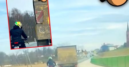 Agresywne zachowanie motocyklisty na DW 933. Zrobił to celowo