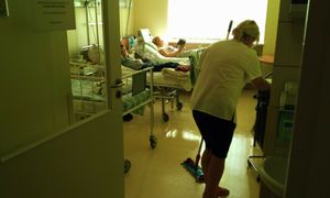 Oto zarobki salowej w szpitalu. Ujawnili stawki