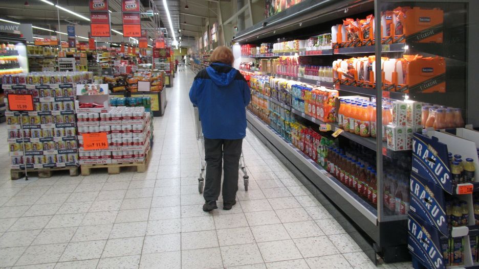 Stock MaBa
PHOTO: ZOFIA I MAREK BAZAK / EAST NEWS   Warszawa N/z zakupy w w hipermarkecie Kaufland - stoiska z artykulami spozywczymi
MAREK BAZAK