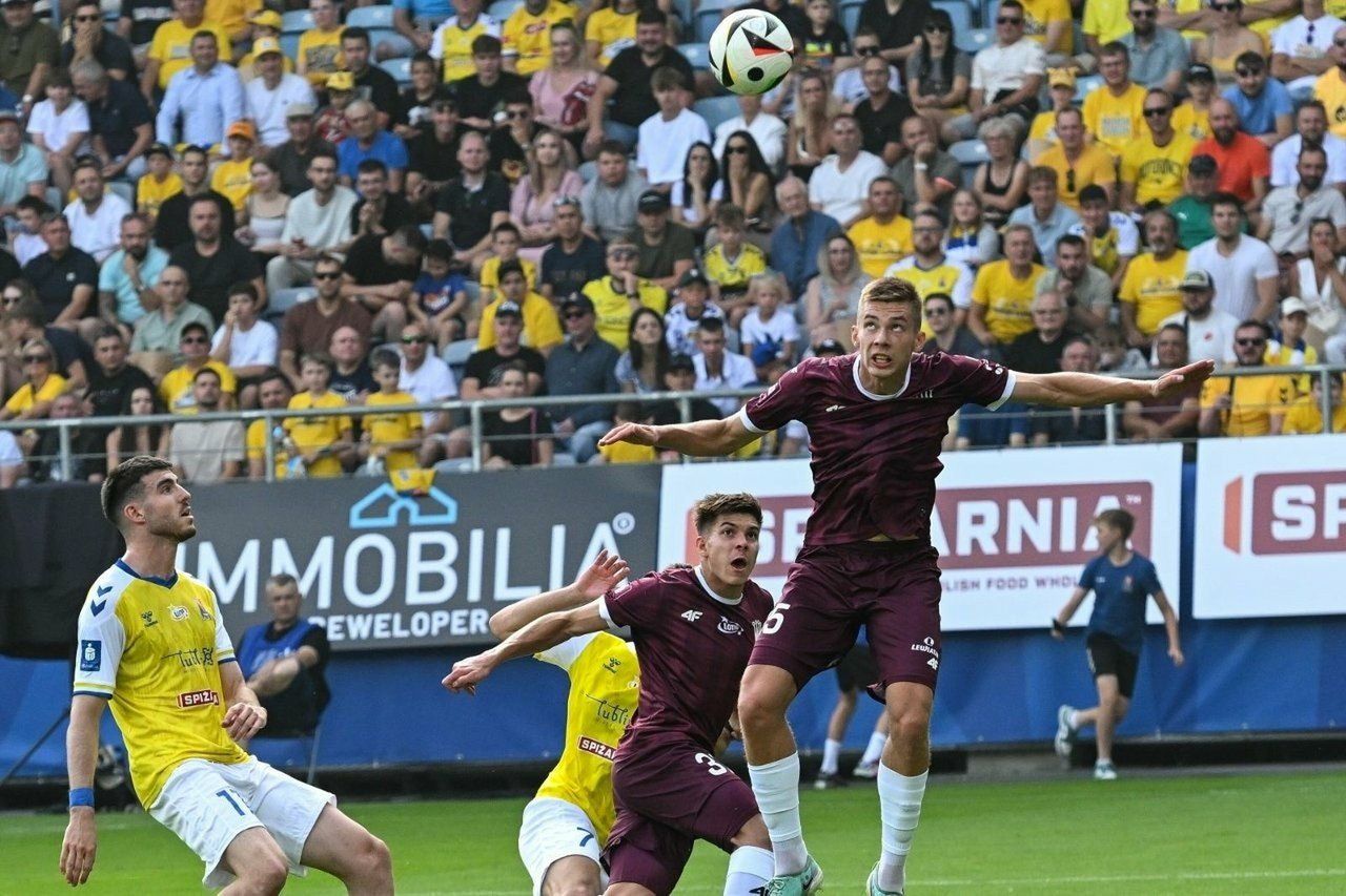 Jakub Konstantyn i Igor Kośmicki odchodzą z Korony Kielce. Ukrainiec Danyło Krawczuk jest bliski transferu. Prezes chce dużo jakości w ataku