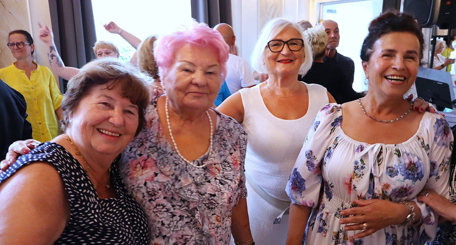 Seniorzy z Oświęcimia dobrą zabawą powitali lato.