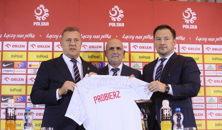 Zarobki Michała Probierza. Nowy selekcjoner może pomarzyć o pensji Santosa