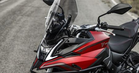 Voge 500DS dołącza do gamy. To atrakcyjnie wyceniony turystyk