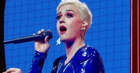 Koronawirus. Fani bali się o jej stan. Katy Perry pokazała swój brzuch