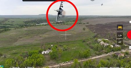 Opublikowali nagranie. Rosyjski Su-25 leciał prosto na drona