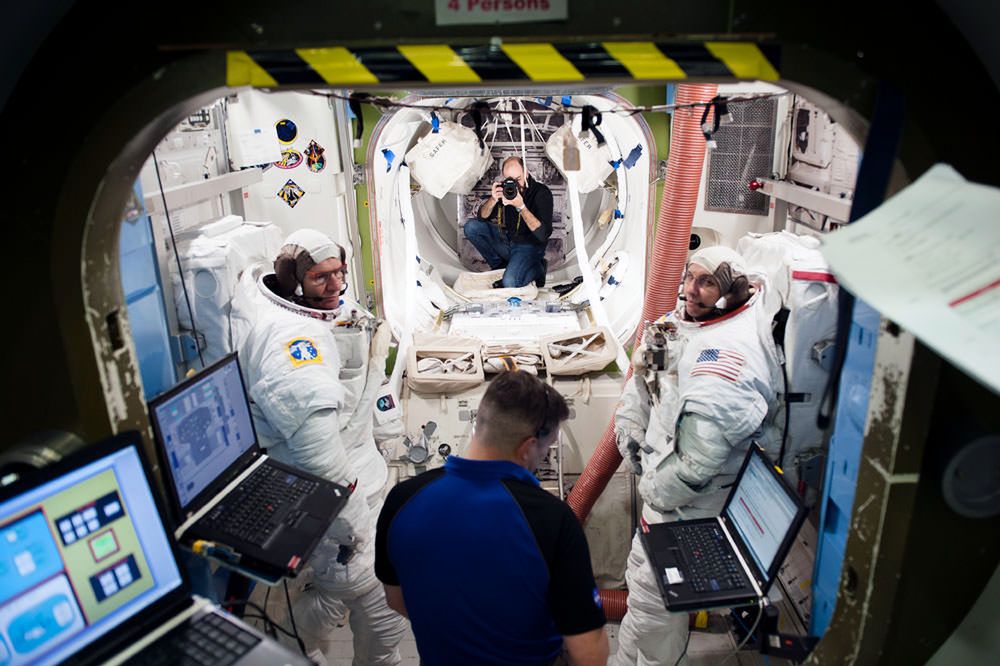 10-letni aparat, latarka z iPhone'a i trochę kreatywności wystarczyło, by trafić na okładkę "National Geographic" 2