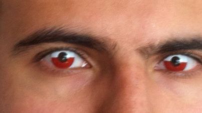 Zombie patriota, czyli wygraj soczewki kontaktowe z flagą Polski 1