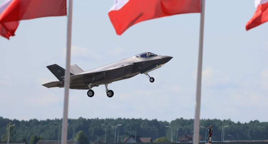 TVN24 zrealizował transmisję z powitania F-35. Ministerstwo w końcu zabrało głos
