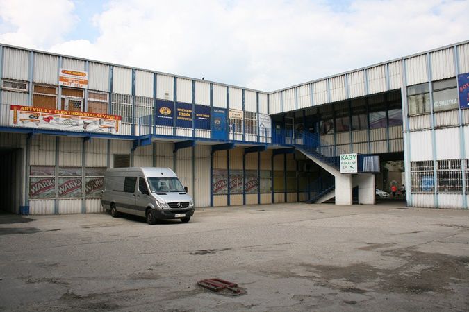 Co zostało po internetowych kafejkach? Zniszczone szyldy i pustostany 2