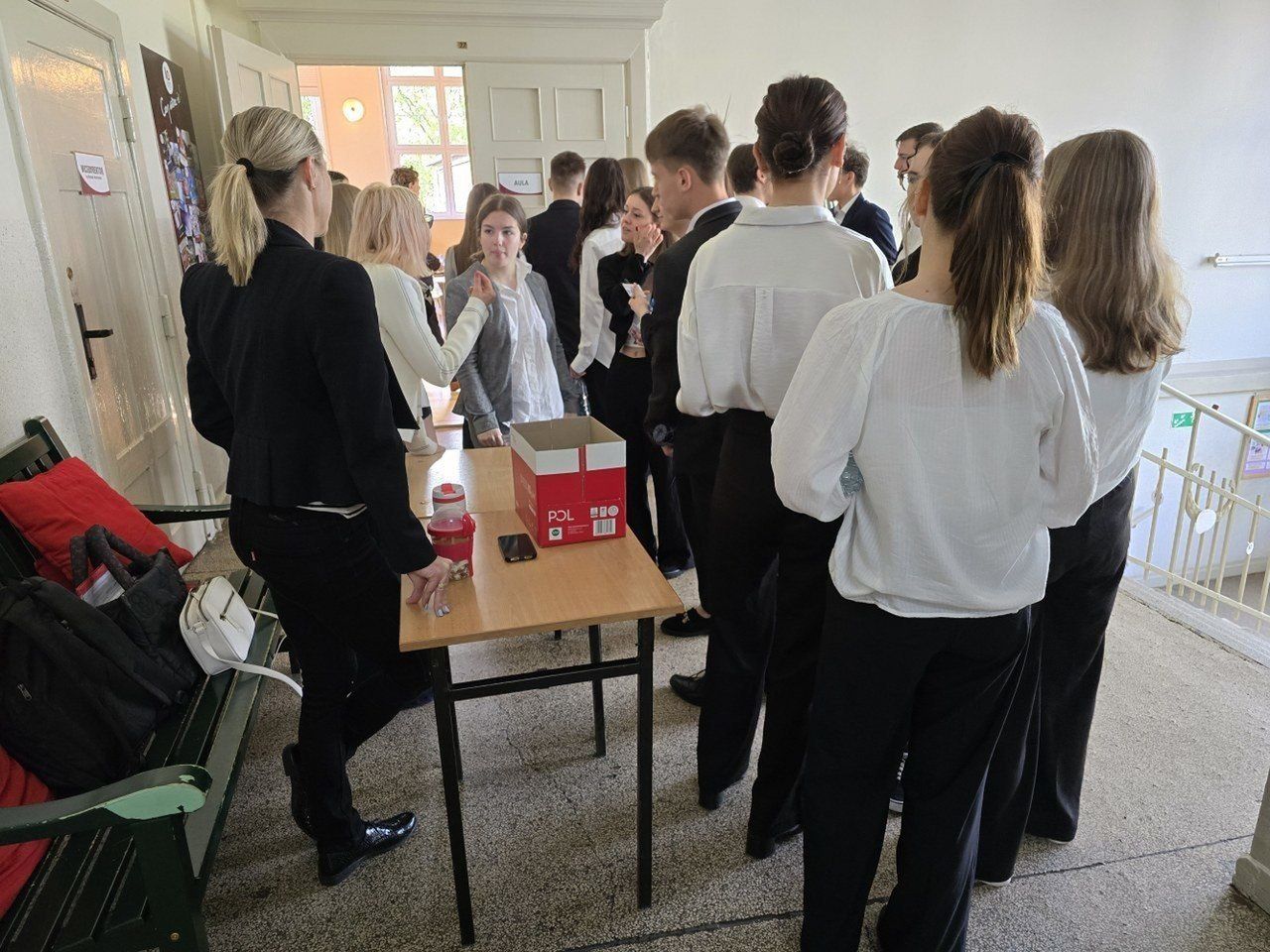 Uczniowie mają już za sobą egzaminy zewnętrzne. Teraz pozostaje czekanie na wyniki