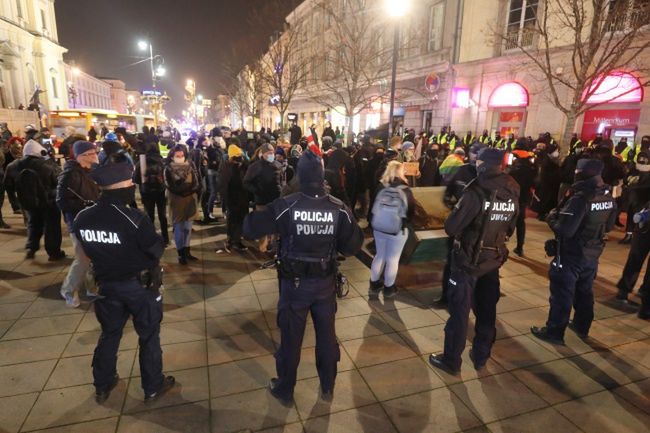 Warszawa. Demonstracja solidarnościowa z walczącą społecznością Białorusi