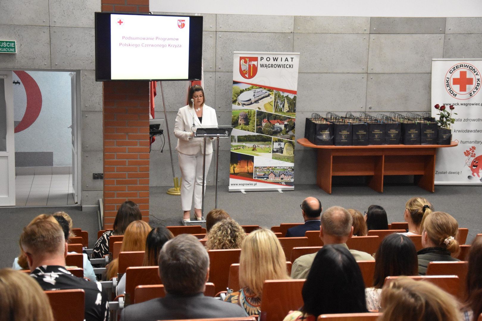 Uroczyste podsumowanie programów edukacyjnych prowadzonych przez wągrowieckie oddział PCK w roku szkolnym 2024/2025