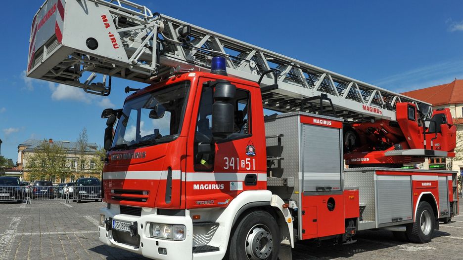 reporter9_baza10.05.2019 Slupsk Powiatowy Dzien Strazaka w Slupsku. N/z Samochod specjalny z drabina mechaniczna - Iveco Magirus 160E30 Fot. Gerard/REPORTERGerard/Reporter