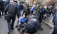 Potężne zamieszki w Nowym Jorku. Użyto "domowych bomb z gwoździami"