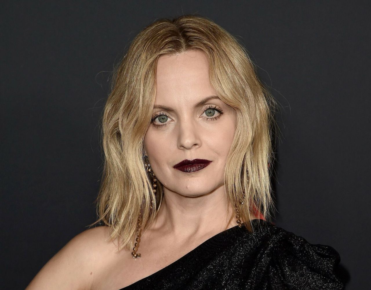 Mena Suvari wydała wspomnienia