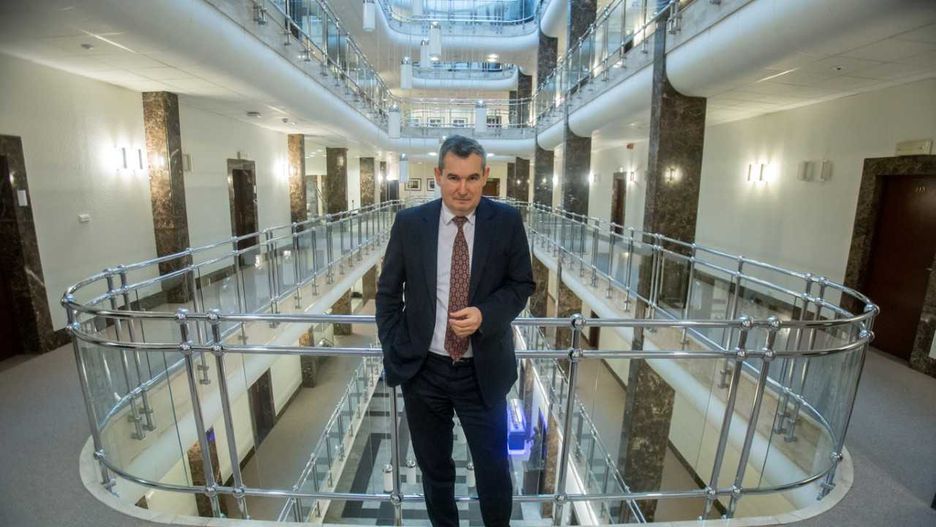 Prokuratura okręgowa w Warszawie wszczęła śledztwo w sprawie podejrzenia popełnienia przestępstw polegających na niegospodarności byłego prezesa Polskiej Spółki Gazownictwa Sp. z o.o. Jarosława Wróbla - dowiaduje się Wirtualna Polska