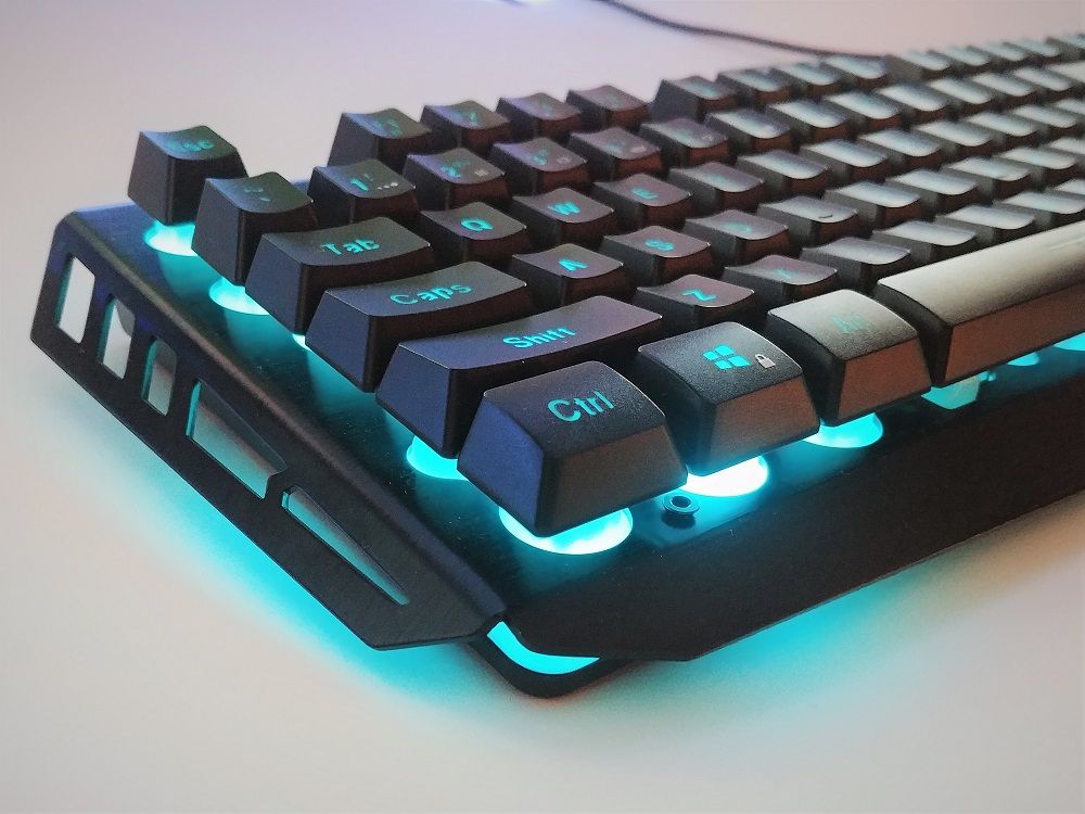 uRage Cyberboard – test membranowej klawiatury z podświetleniem RGB 4