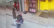 Nagrany na stacjach paliw w Zakopanem. Poruszał się skuterem