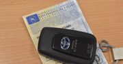 Rząd zniesie jedną z opłat przy rejestracji auta. Ile zaoszczędzą kierowcy?