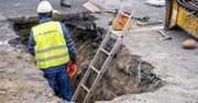 Poznań: wody na Osiedlu Jagiełły. Aquanet usuwa awarię rurociągu