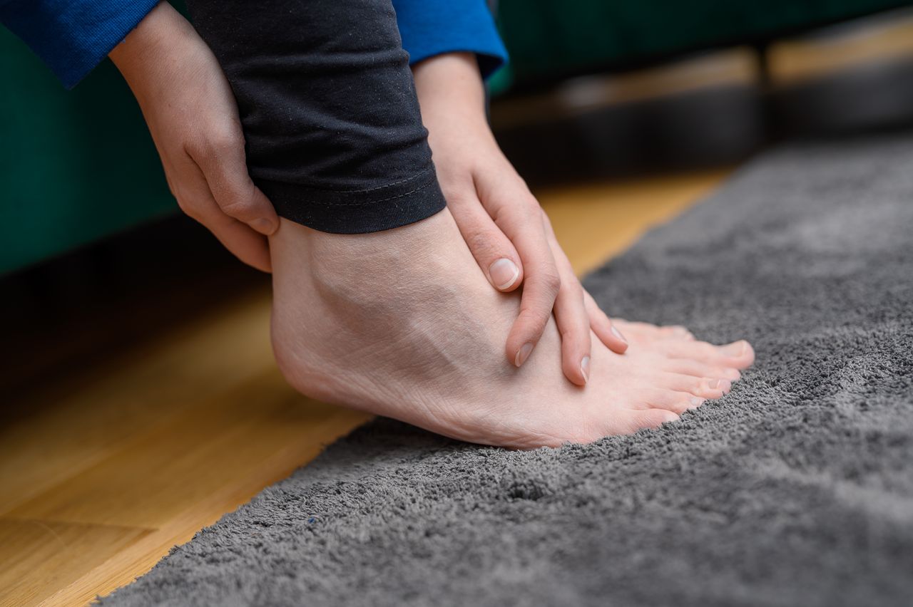 Niedobór B12 może wpływać na układ nerwowy. Ten objaw łatwo przeoczyć