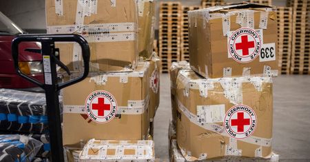 Pomoc humanitarna wyruszyła do powodzian. Polacy ruszają na ratunek