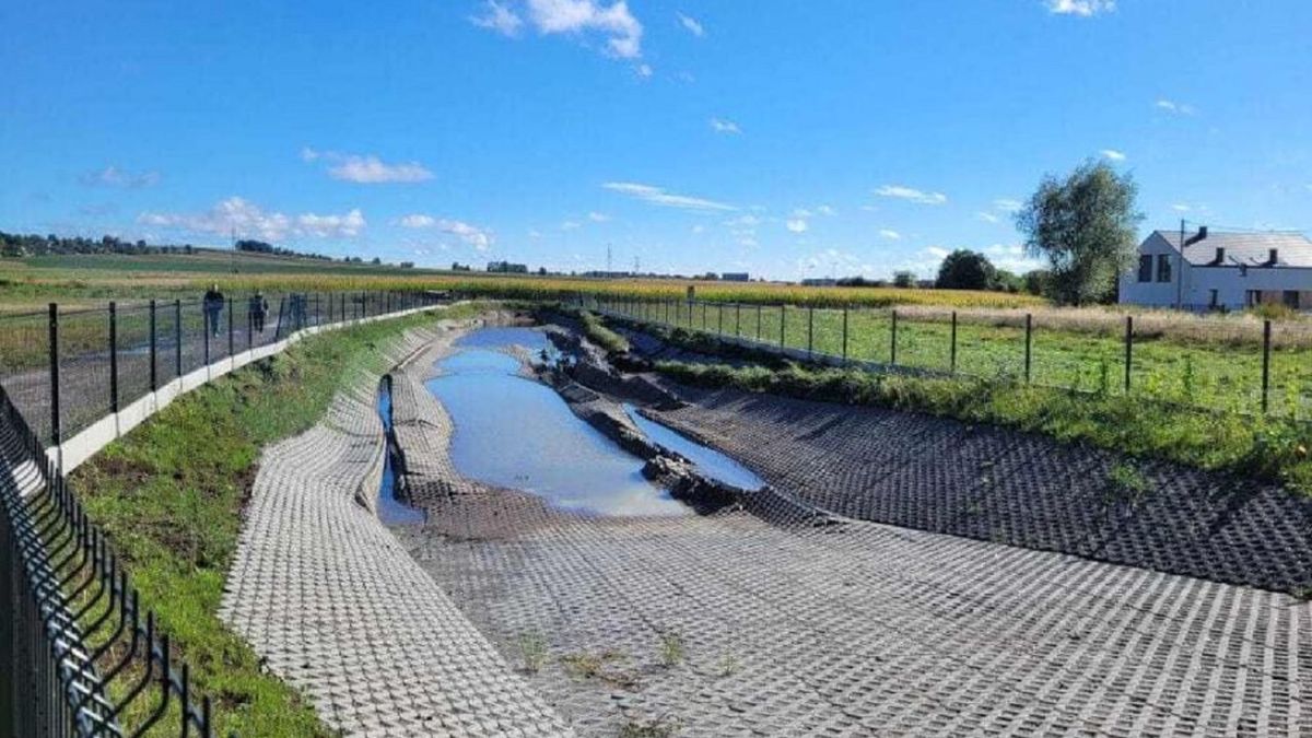 Zbiornik retencyjny w Nowej Hucie został doszczętnie zniszczony