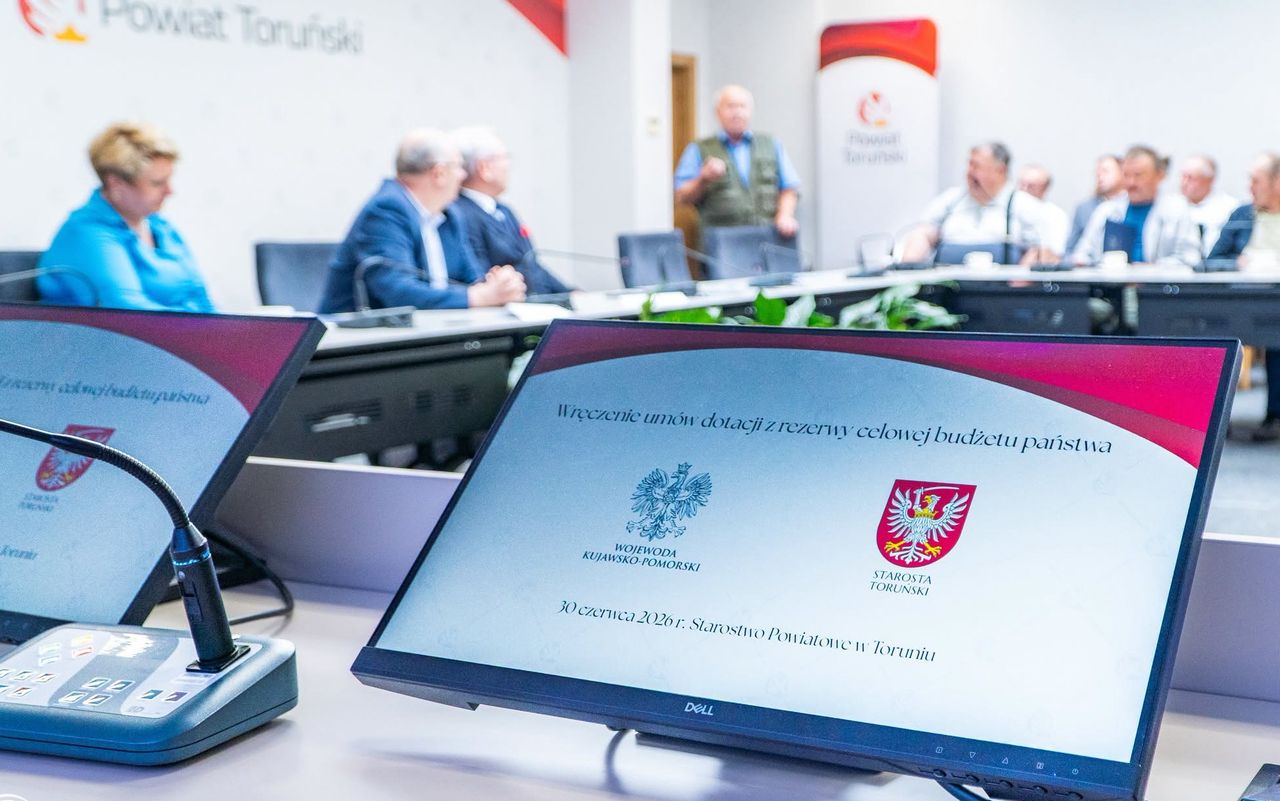Wsparcie dla spółek wodnych w Powiecie Toruńskim. Podpisano umowy z przedstawicielami regionu