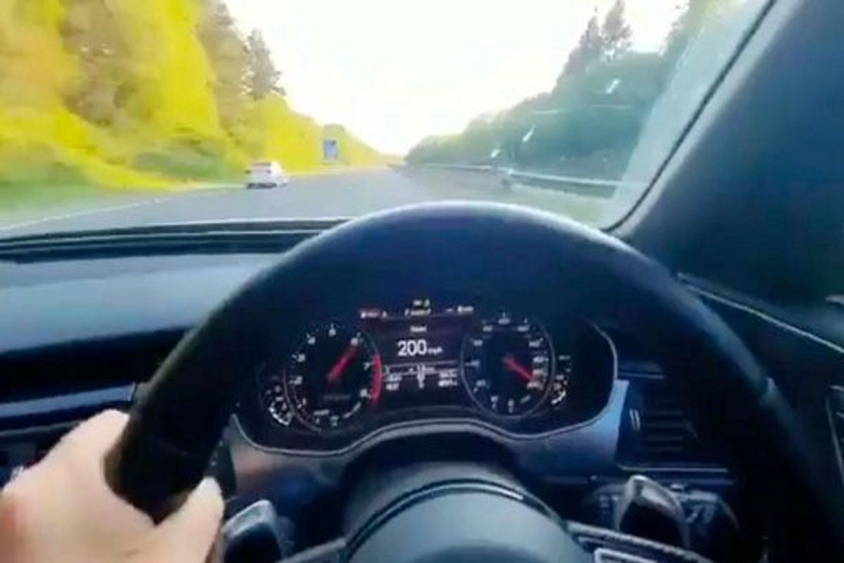 Pędził 320 km/h. Drogowy pirat wszystko nagrywał