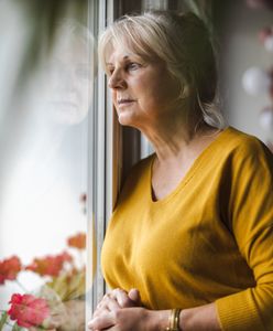 Większość opiekunów umierających osób to kobiety. "Nie można wszystkiego zrzucić na jedną osobę"