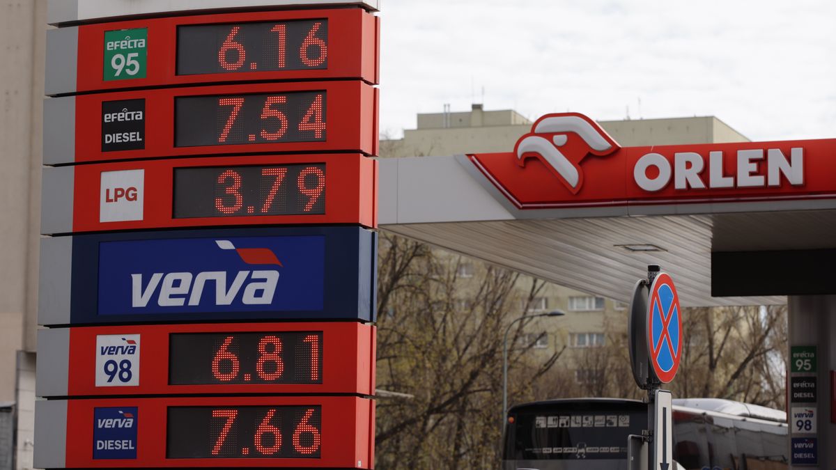 Ceny paliw na jednej ze stacji Orlenu w Warszawie 1 kwietnia 202
