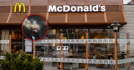 Bójka pod McDonald's. Pokazali nagranie
