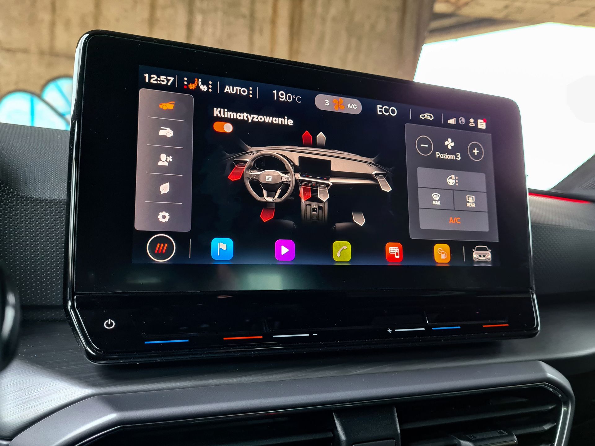 Seat Leon e-HYBRID: System zarządzania energią i sterowanie dotykowe 19