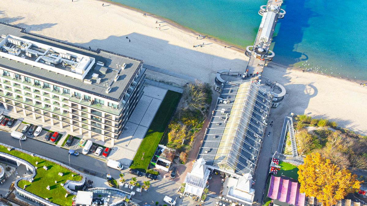 Okolice mola w Międzyzdrojach z lotu ptaka