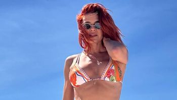 Odziana w bikini Natasza Urbańska prezentuje na plaży płaski brzuch (FOTO)