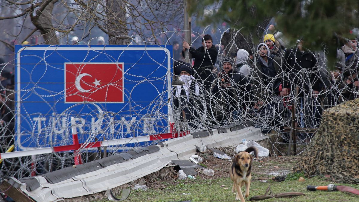 Migrants Continue To Wait At The Turkish Greek Border
Refugees and migrants are gathered at the borderline between Greece and Turkey, in Kastanies, Evros, in Greece, on 29 February 2020. Migrants and refugees gathered to the Greek-Turkish borders after the decision decision of the Turkish government to open the borders to Europe for migrants and refugees (Photo by Achilleas Chiras/NurPhoto via Getty Images)
NurPhoto
europe's migrants crisis, news, general news, social issue, migrants crisis, linking, turkey, border gates, refugee crisis, europe's crisis