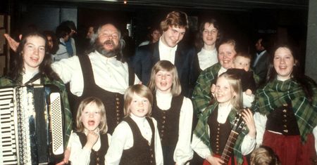 Rodzinny mit i jego pęknięcia. Mroczna historia Kelly Family
