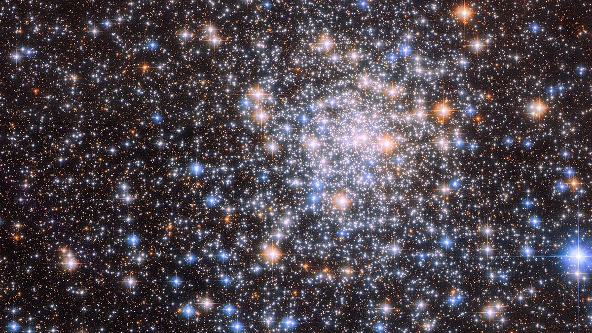 NGC 6544 w ujęciu Kosmicznego Teleskopu Hubble'a.