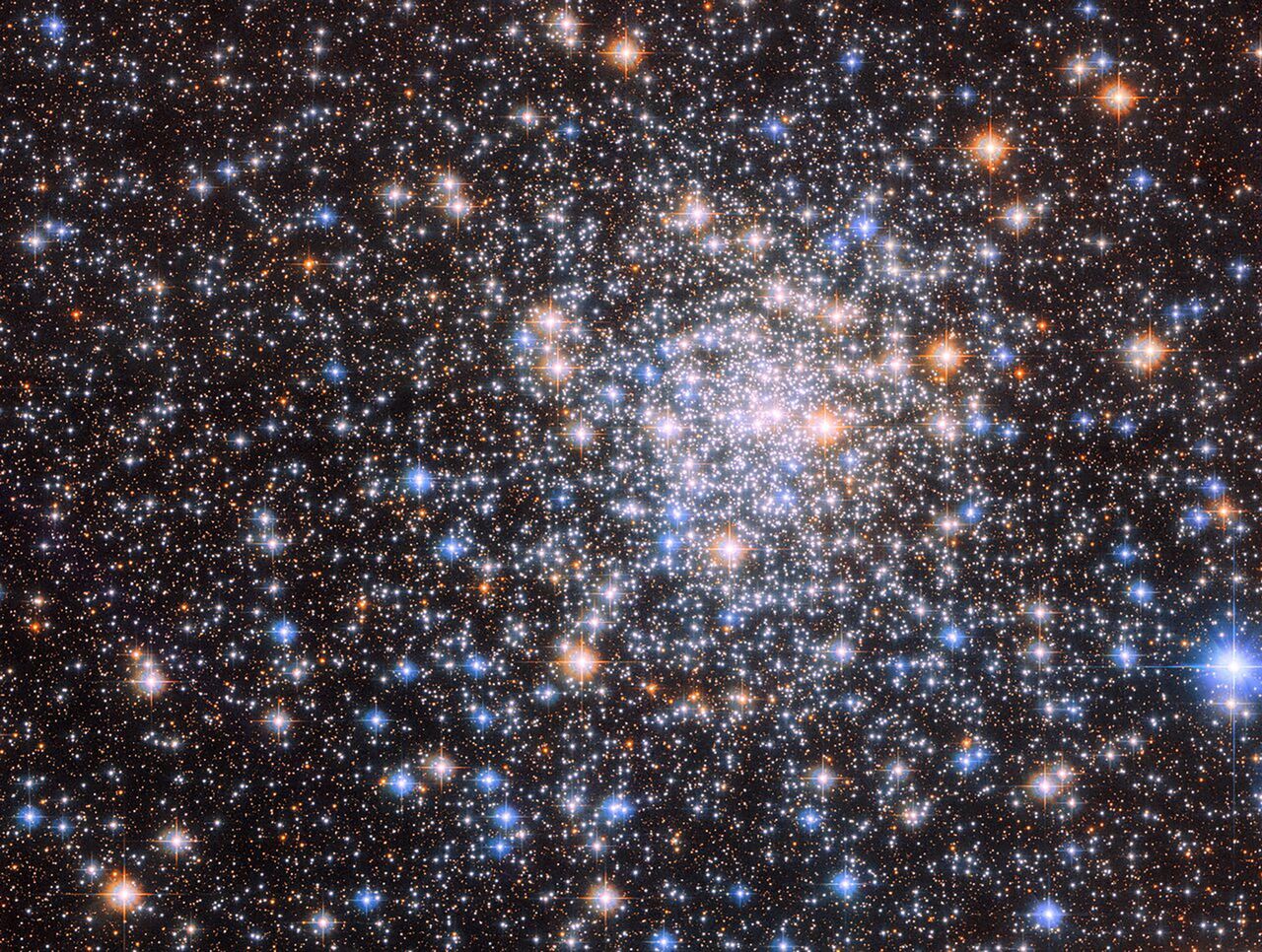 NGC 6544 w ujęciu Kosmicznego Teleskopu Hubble'a.