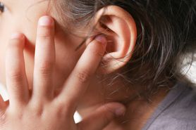 Zapalenie ucha – jak ulżyć dziecku i mu nie zaszkodzić?