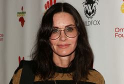 Courteney Cox tańczy z indykiem na głowie. Fani są zachwyceni tym wideo