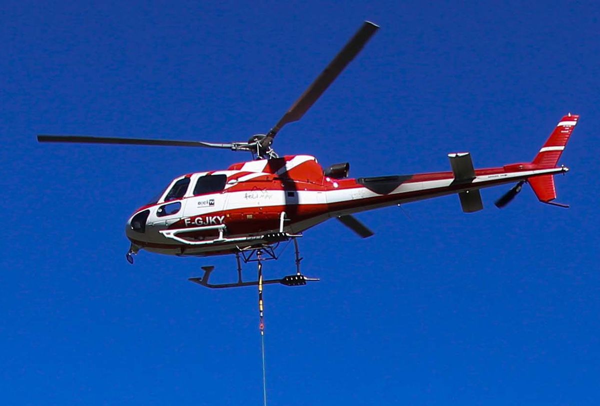 Francja. Helikopter EC135