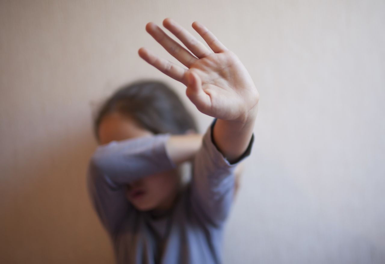 Sprzedają dzieci w internecie? Europejscy śledczy mówią o ustaleniach