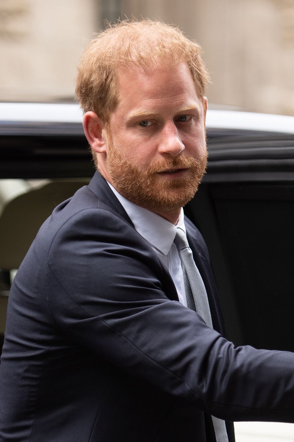 Książę Harry zmienia sposób mówienia o ojcu