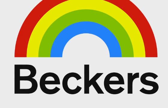 „Życie nabiera barw” w reklamach farb Beckers (wideo)