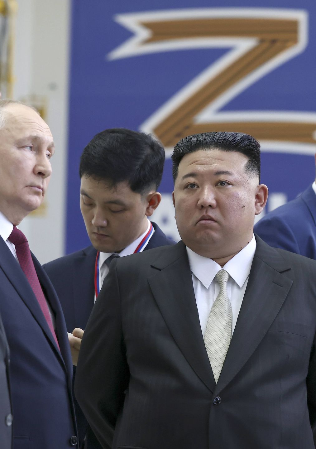 Russian President Vladimir Putin meets North Korean leader Kim Jong Un on the Vostochny cosmodrome
epa10857887 Russian President Vladimir Putin (L) and North Korean leader Kim Jong Un (R) visit the Vostochny cosmodrome outside of the town of Tsiolkovsky (former Uglegorsk), some 180 km north of Blagoveschensk in Amur region, Russia, 13 September 2023.  EPA/ARTEM GEODAKYAN/SPUTNIK/KREMLIN POOL MANDATORY CREDIT 
Dostawca: PAP/EPA.
ARTEM GEODAKYAN/SPUTNIK/KREMLIN POOL