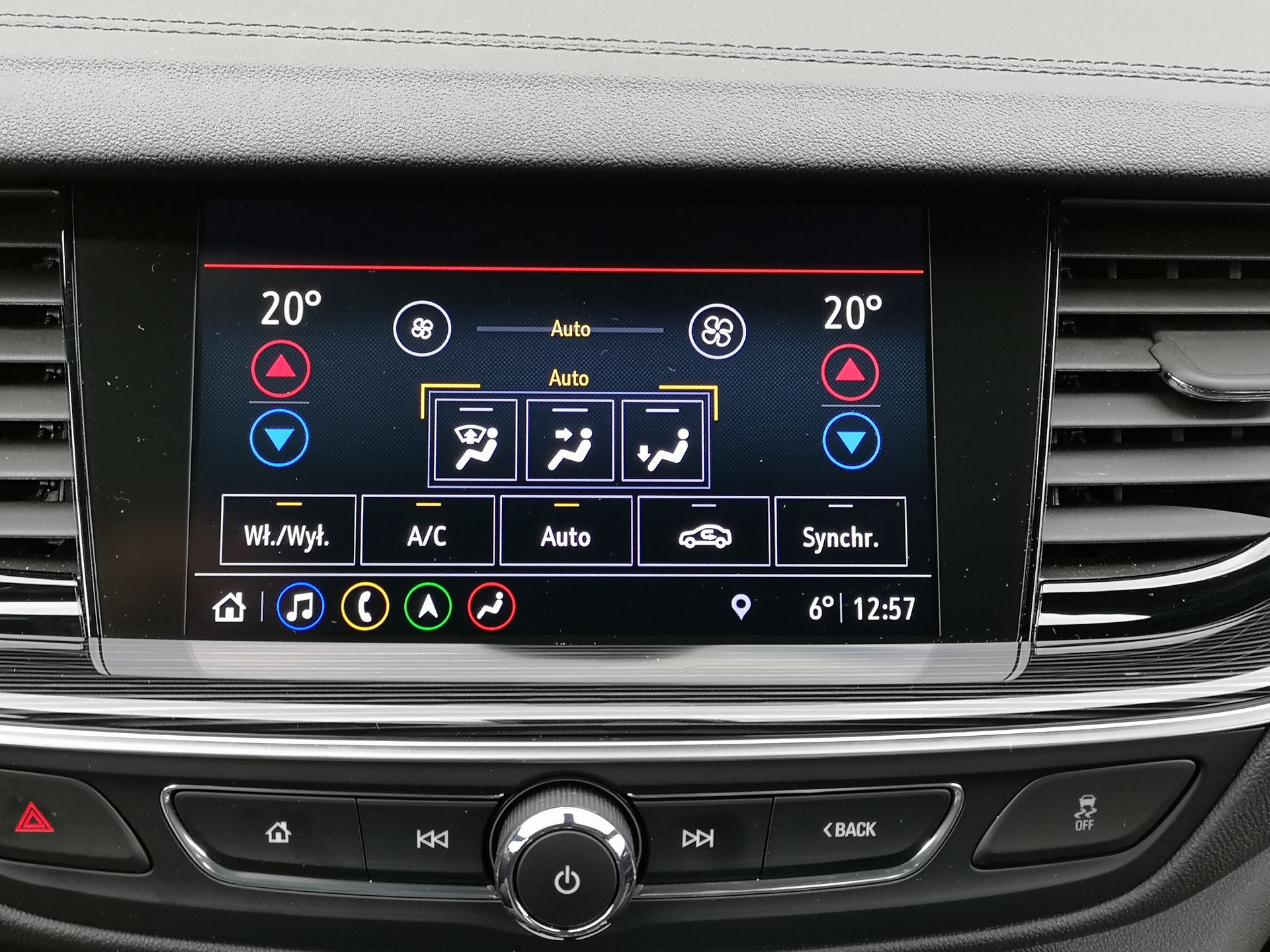 Opel Insignia Sports Tourer: System Multimedia Navi Pro, fabryczne audio i systemy wsparcia kierowcy 9