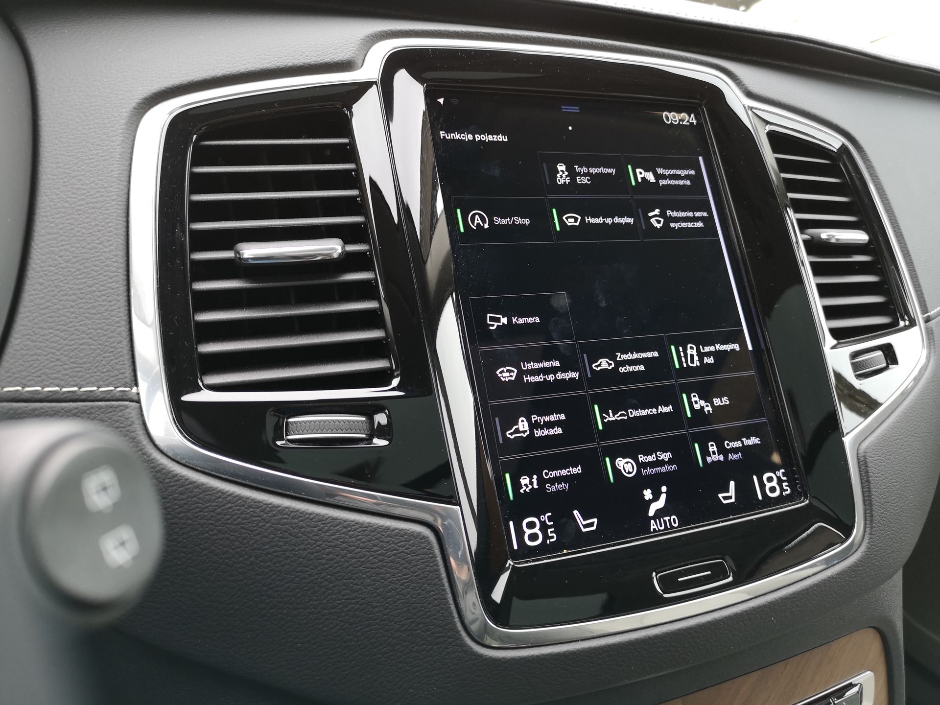 Volvo XC90: Volvo Sensus, audio Bowers & Wilkins i systemy bezpieczeństwa 13