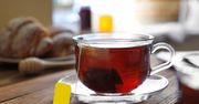 Pijesz herbatę na czczo? Zobacz, jak bardzo może ci zaszkodzić