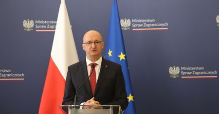 Rośnie oburzenie po nowych informacjach ws. afery wizowej. "Klasyczna przestępczość zorganizowana"